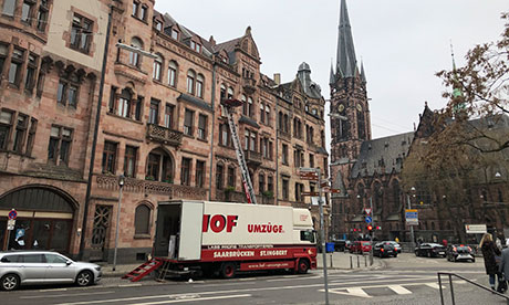 Hof Umzüge beim Einsatz in der Nähe der Johanneskirche in Saarbrücken